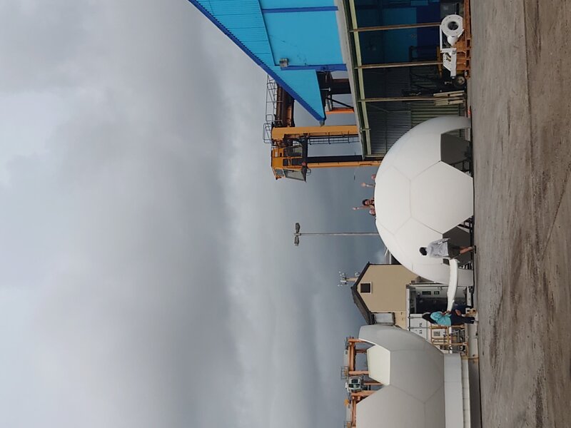 Dismantling the SEA-POL radar.